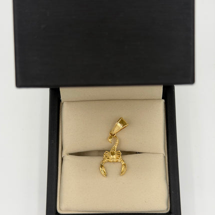 Dije escorpión Oro amarillo 18k +1 / 1,66 Gr / 12,4 mm / 2,1 Cm