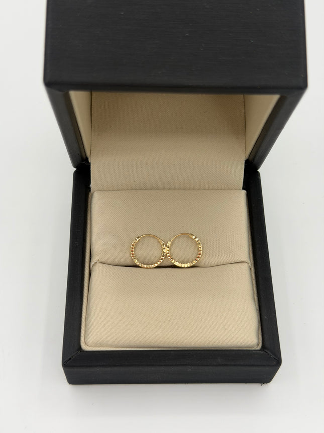 Candonga imperdible lateral diamantado Oro amarillo 18k +3 / 0,47 Gr / 1 cm