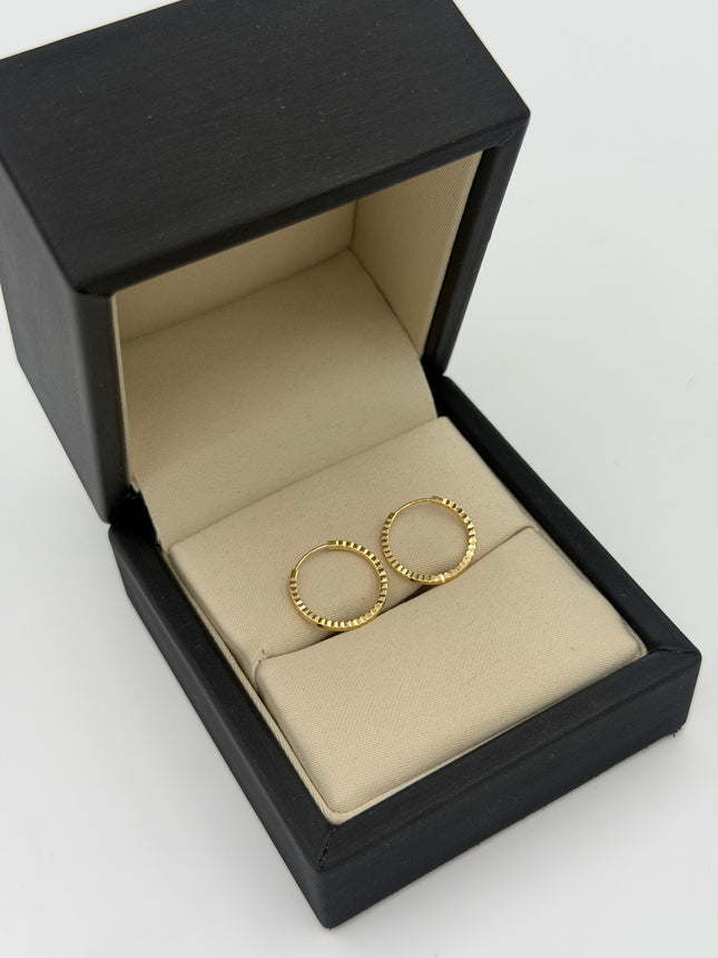 Candonga imperdible lateral diamantado Oro amarillo 18k +3 / 0,63 Gr / 1,3 cm