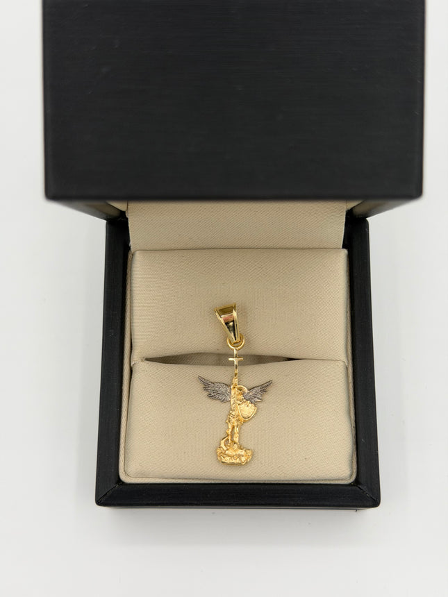 Dije arcangel san miguel silueta cruz Oro amarillo y Oro blanco 18k 1,91 Gr / 16,4 mm / 2,9 Cm