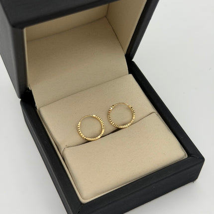 Candonga imperdible lateral diamantado Oro amarillo 18k +3 / 0,53 Gr / 1,1 cm