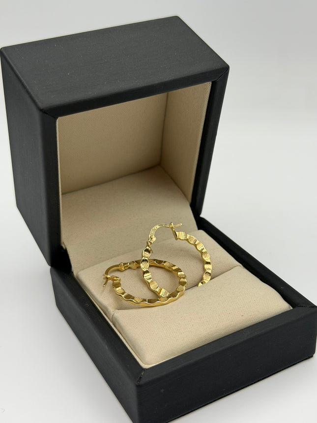 Candonga plana diamantada  Oro amarillo 18k 1,72 Gr / 2,6 Cm
