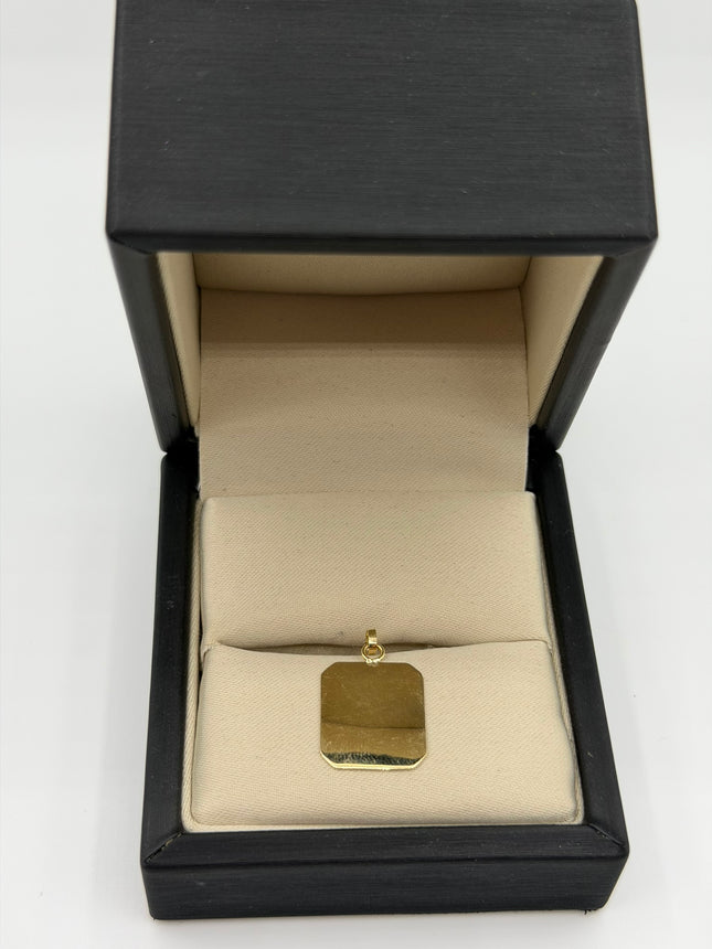 Dije placa lisa bordes planos Oro amarillo 18k 1,10 Gr / 13,7 mm / 1,9 Cm
