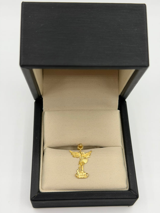 Dije san miguel arcangel silueta Oro amarillo 18k 1,04 Gr / 13,3 mm / 2,1 Cm
