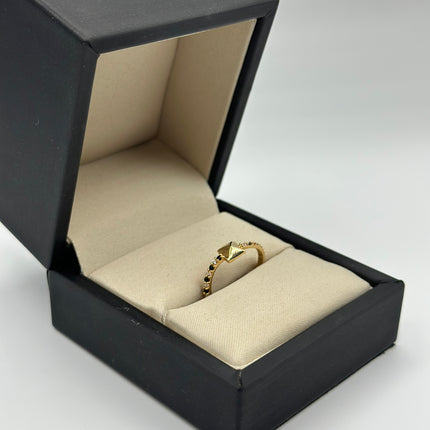 Anillo cuadro casting blanco y negro Oro amarillo 18k / Talla 6/5 / 1,35 Gr