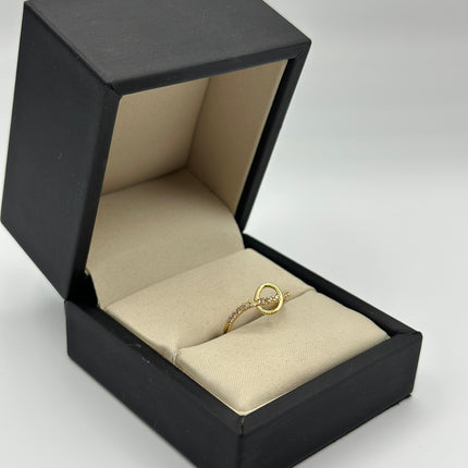 Anillo óvalo casting blanco Oro amarillo 18k / Talla 6 3/4 / 1,45 Gr