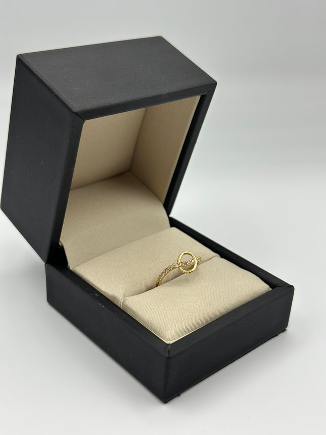 Anillo óvalo casting blanco Oro amarillo 18k / Talla 6 3/4 / 1,45 Gr