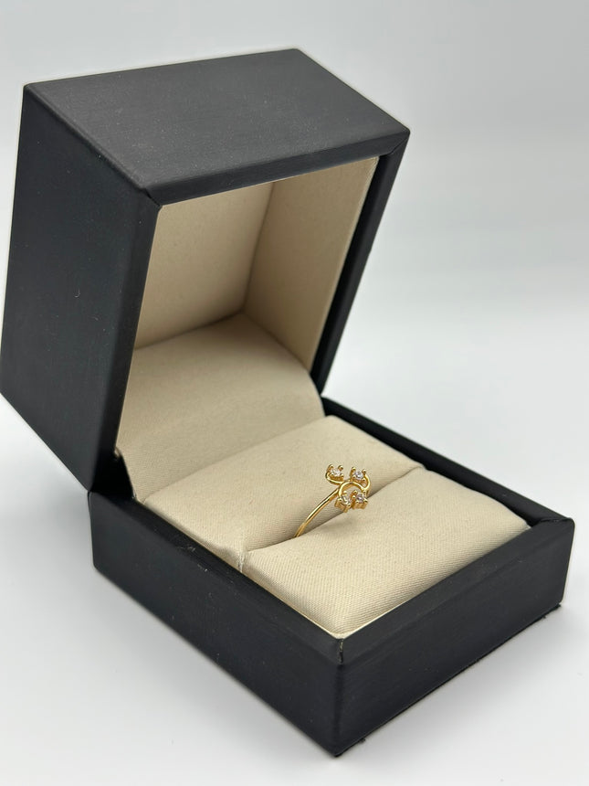 Anillo flor entrezalada circones blancos Oro amarillo 18k / Talla 5 3/4 / 1,34 Gr