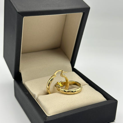 Candonga lisa punteada Oro amarillo 18k 2,46 Gr / 2,2 Cm