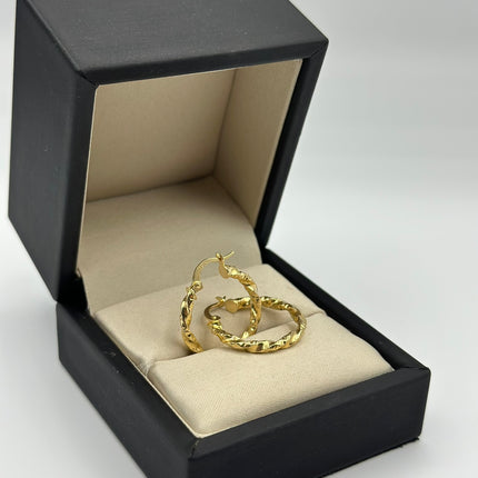 Candonga entorchada tallada Oro amarillo 18k 2,06 Gr / 2 Cm