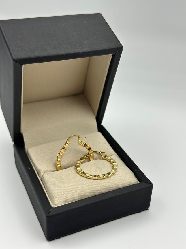 Candonga plana diamantada  Oro amarillo 18k 1,72 Gr / 2,6 Cm