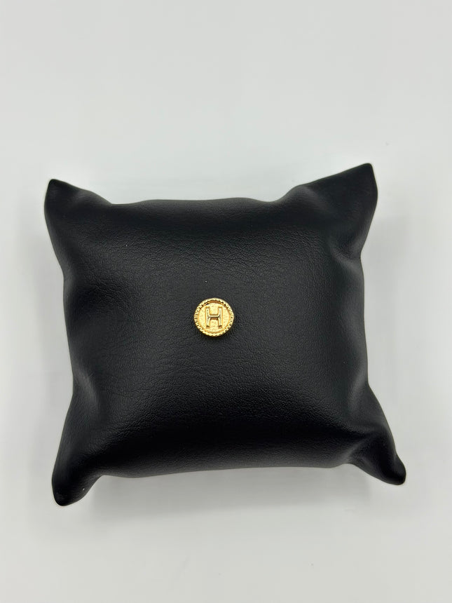 Herraje tambor letra H borde grabados Oro amarillo 18k 0,34 Gr / 0,55 Cm