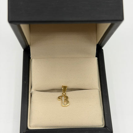 Dije letra B casting circones blancos Oro amarillo 18k 0,62 Gr / 7,8 mm / 1,0 Cm