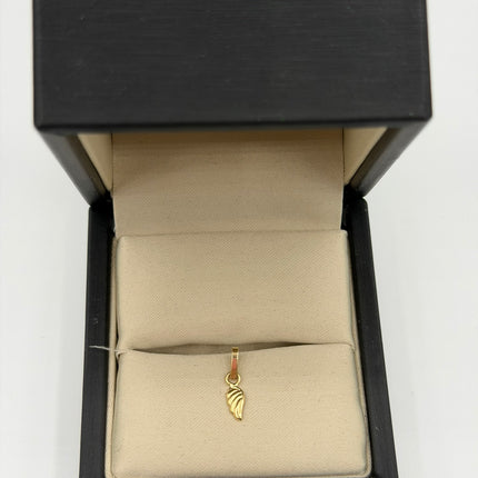 Dije Ala pequeño Oro amarillo 18k 0,22 Gr / 10,1 mm / 1,1 Cm