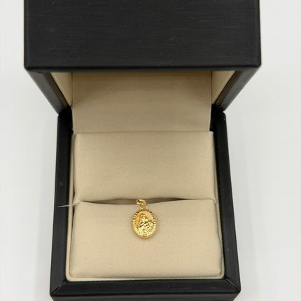 Dije virgen del carmen ovalado Oro amarillo 18k 0,46 Gr / 8 mm / 1,3 Cm