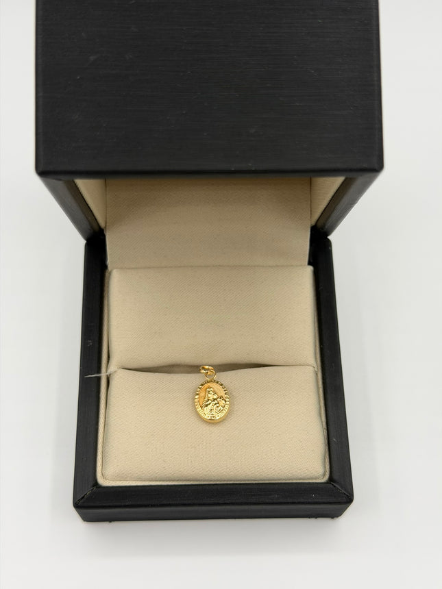 Dije virgen del carmen ovalado Oro amarillo 18k 0,46 Gr / 8 mm / 1,3 Cm