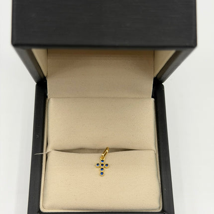 Dije cruz casting azul Oro amarillo 18k +1 / 0,32 Gr / 7,8 mm / 0,9 Cm